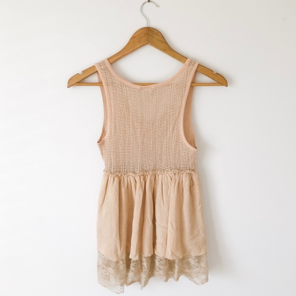 Vintage Buckle Crochet Lace Tank Top - Picture 5 of 5